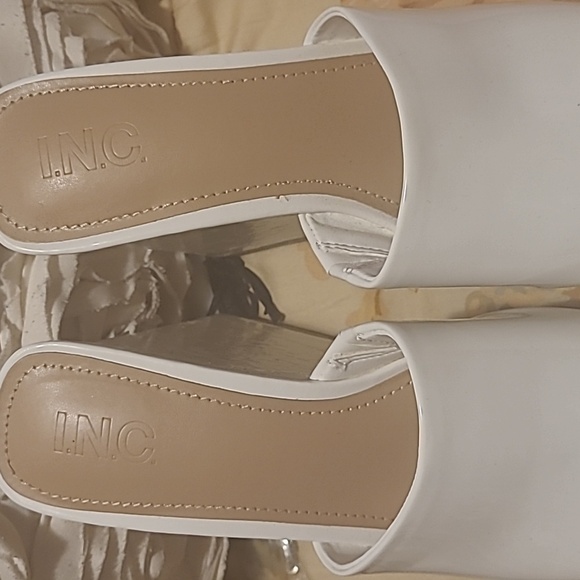 INC International Concepts White Patent Leath Wedge Sandals Minimalist New W.o.b - Picture 2 of 9